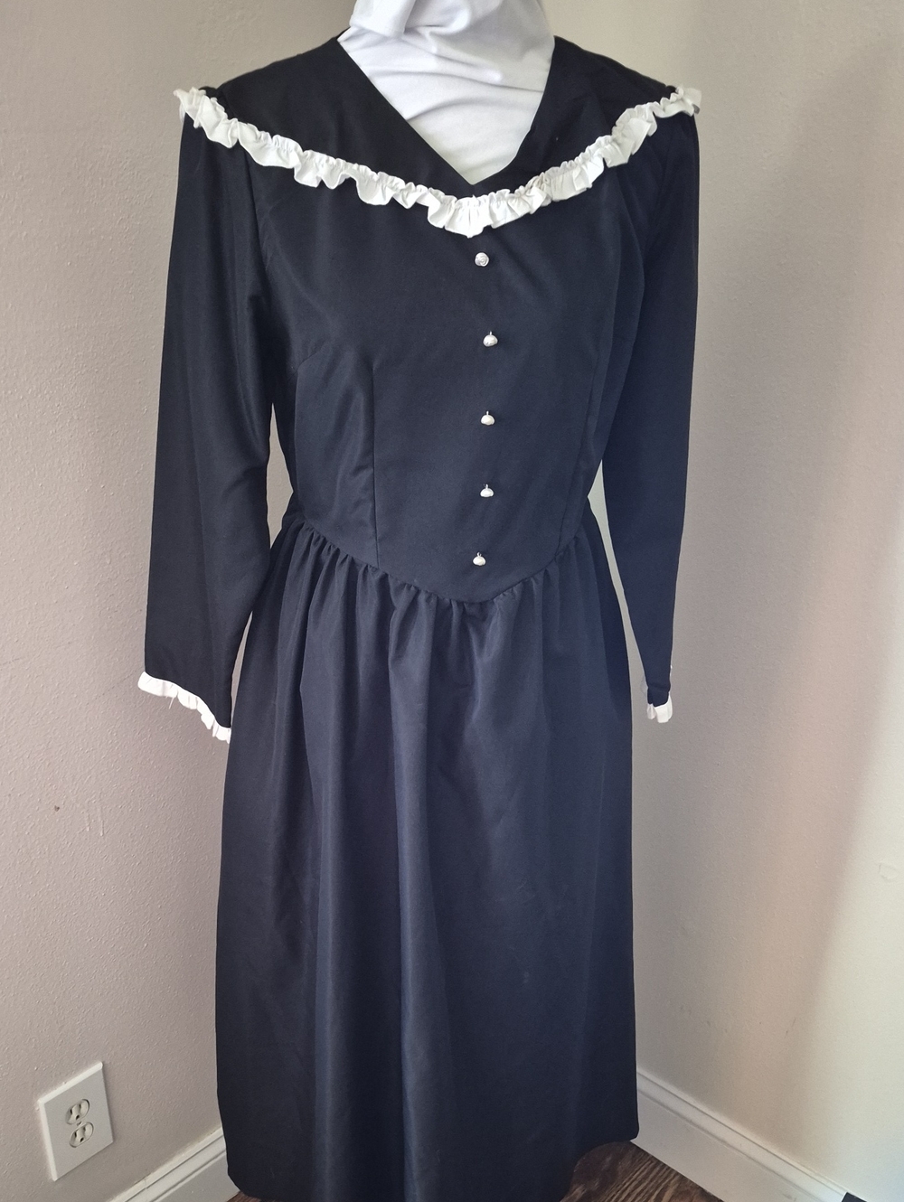 Pilgram Dress midi. Size M wonens. Size 8 Or 10